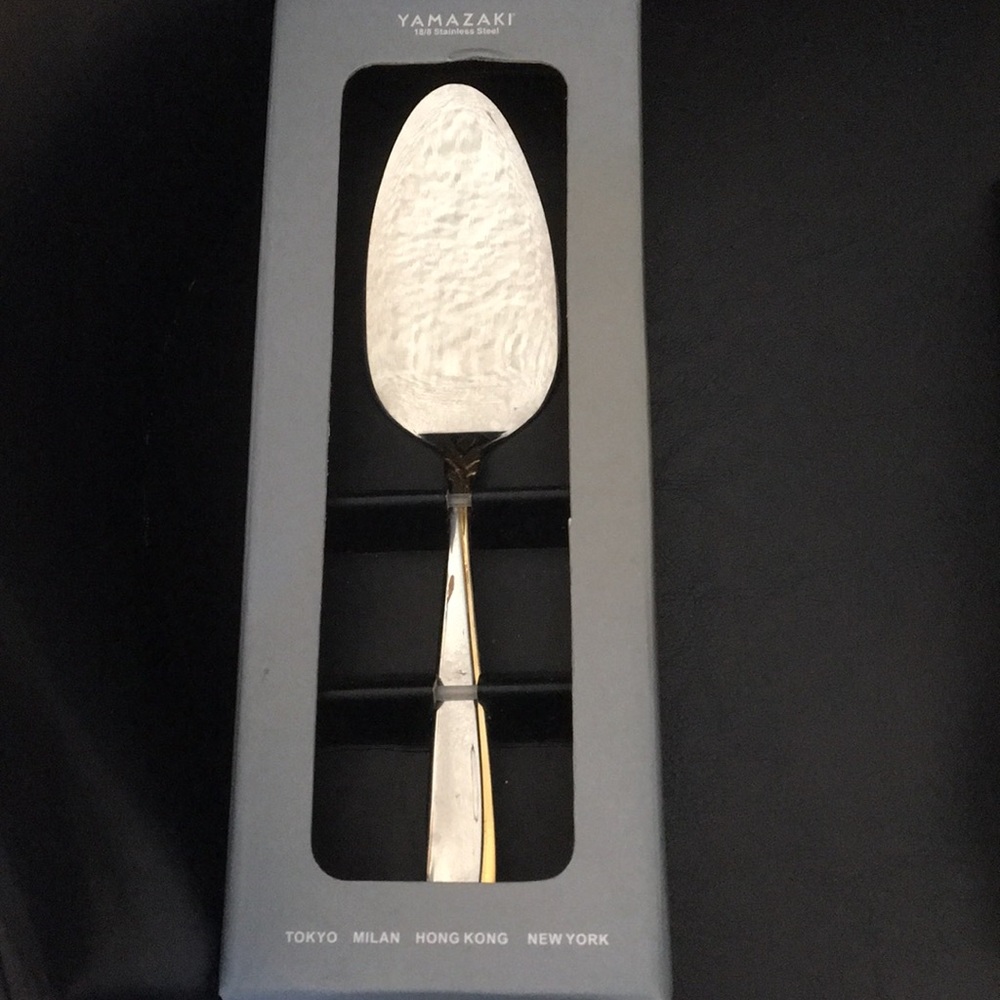 Yamazaki Affair Gold Accent Pastry Server